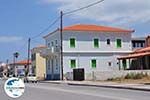 Karlovassi huizen langs de weg - Insel Samos - Foto GriechenlandWeb.de